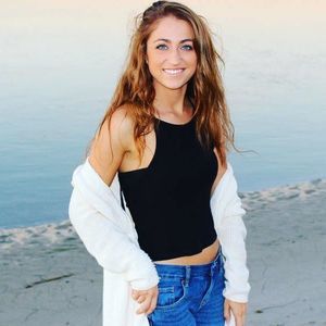 Meet your Posher, Brooke